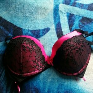 Women's Bra.